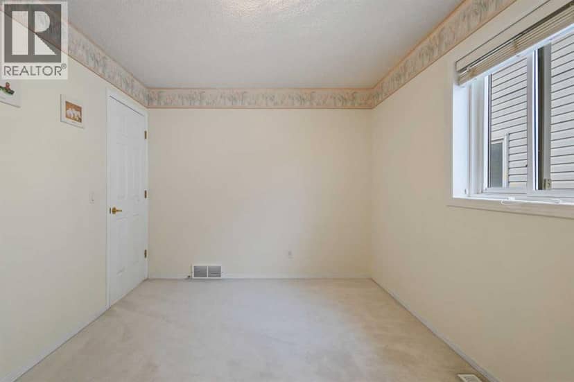 119 Hawkmount Close NW — photo 29 of 40
