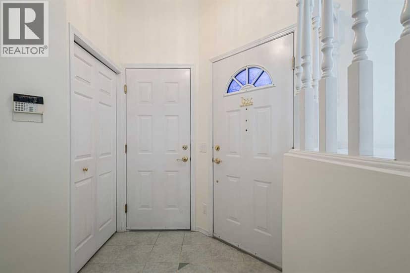 119 Hawkmount Close NW — photo 14 of 40