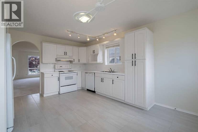 119 Hawkmount Close NW — photo 20 of 40