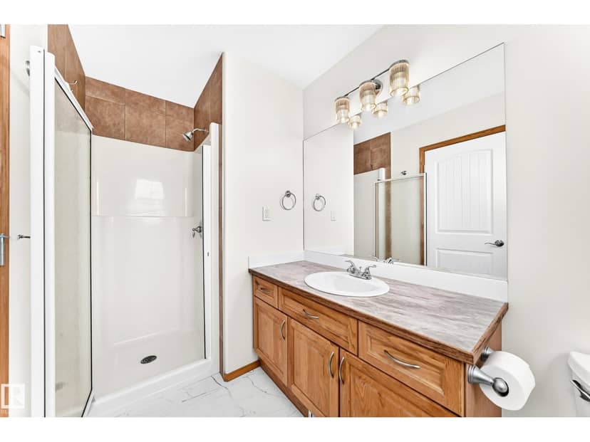 686 Kananaskis Dr — photo 33 of 40