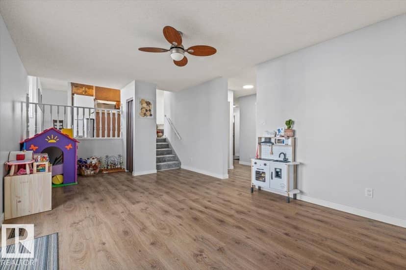 4310 39 AV — photo 28 of 40