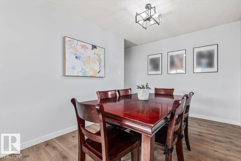4310 39 AV — photo 20 of 40