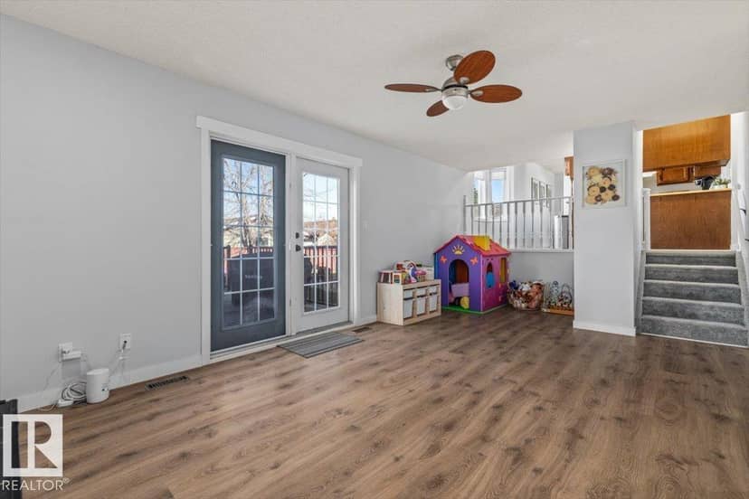 4310 39 AV — photo 29 of 40