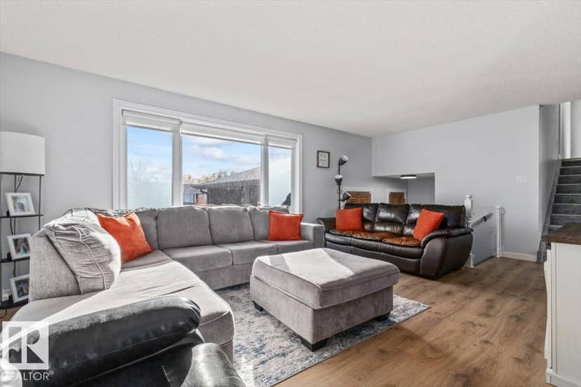 4310 39 AV — photo 18 of 40