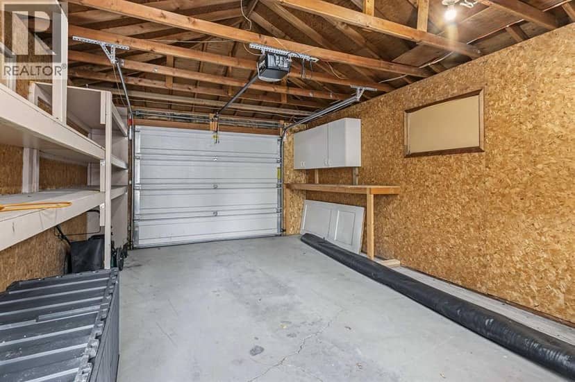 319 11 Avenue NE — photo 22 of 37