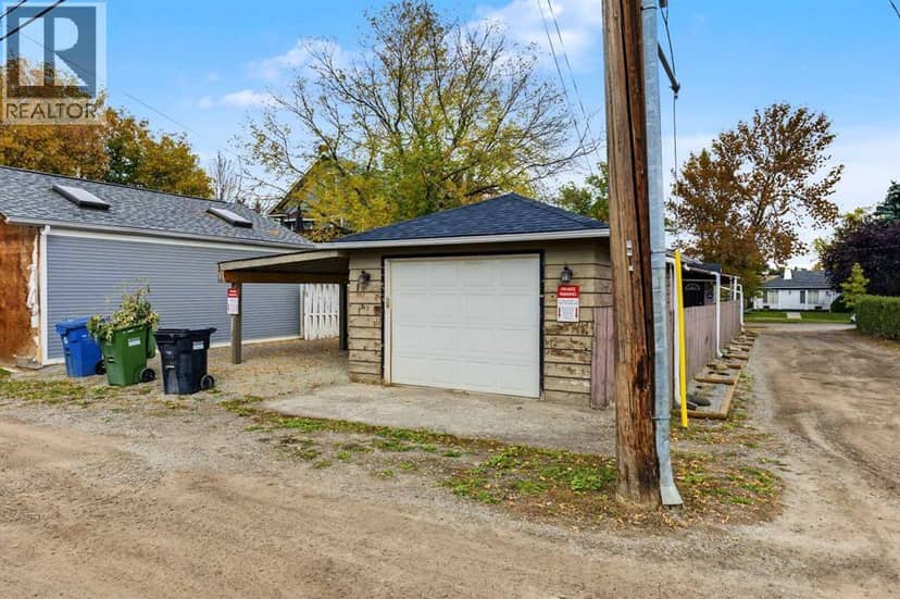 319 11 Avenue NE — photo 29 of 37
