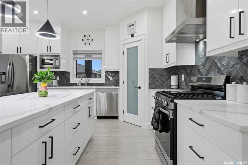 183 Mazurek CRESCENT — photo 11 of 40
