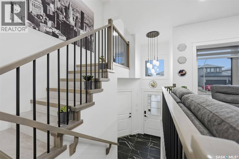 183 Mazurek CRESCENT — photo 3 of 40
