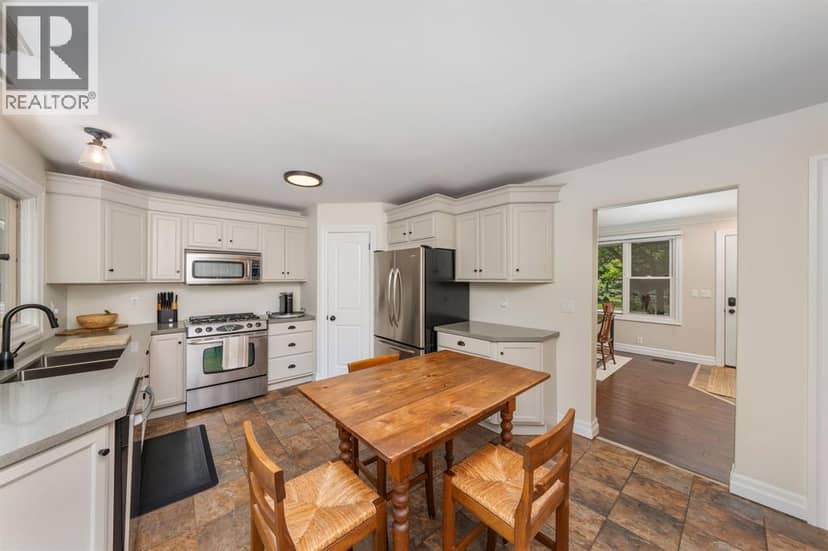 743 Errol ROAD East — photo 16 of 40