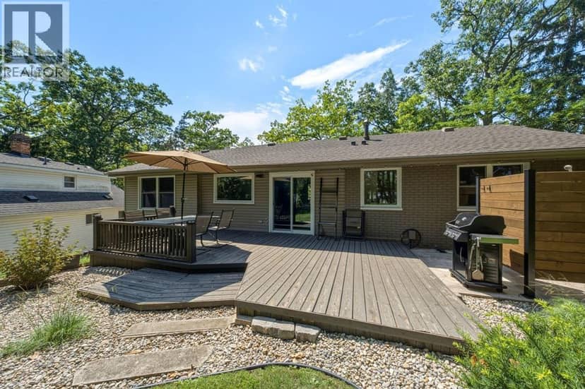 743 Errol ROAD East — photo 7 of 40