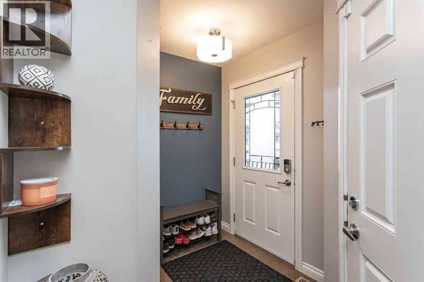 56 Van Slyke Way, Red Deer, photo 2