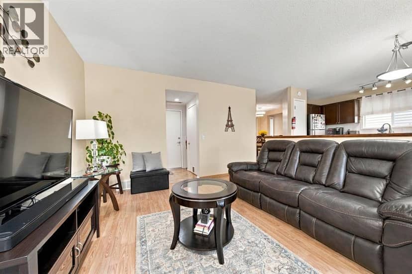 120 Millrise Close SW — photo 17 of 40