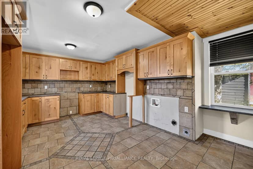22 Abbott Street — photo 10 of 24