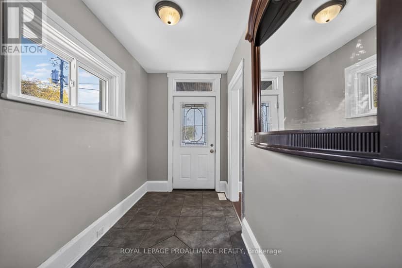 22 Abbott Street, Brockville, photo 6