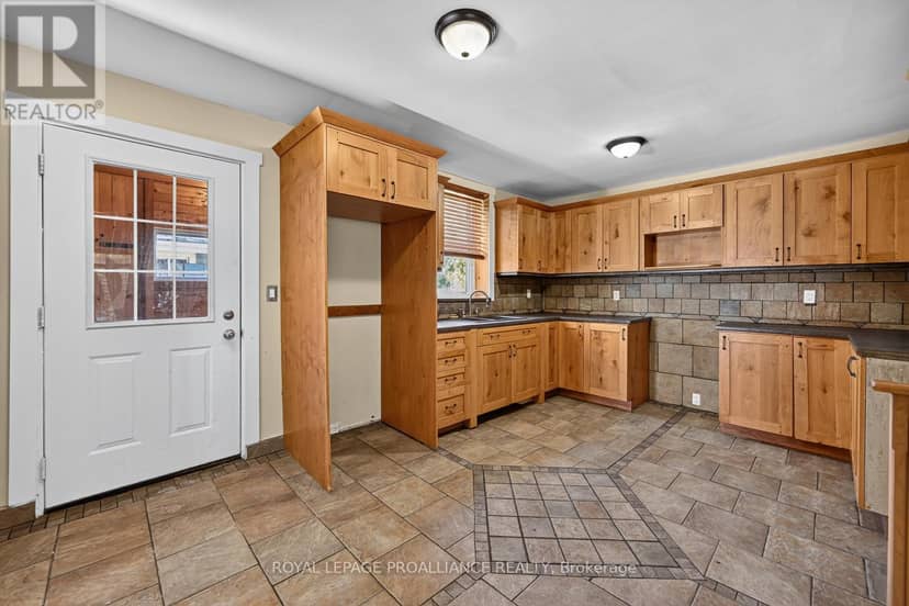22 Abbott Street — photo 9 of 24