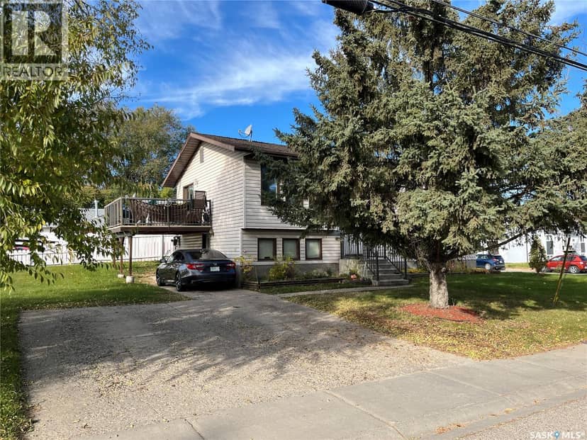 2701 1st AVENUE E, Prince Albert, photo 2
