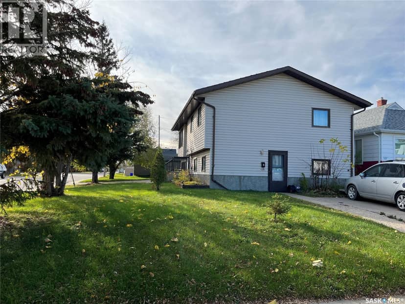 2701 1st AVENUE E, Prince Albert, photo 3