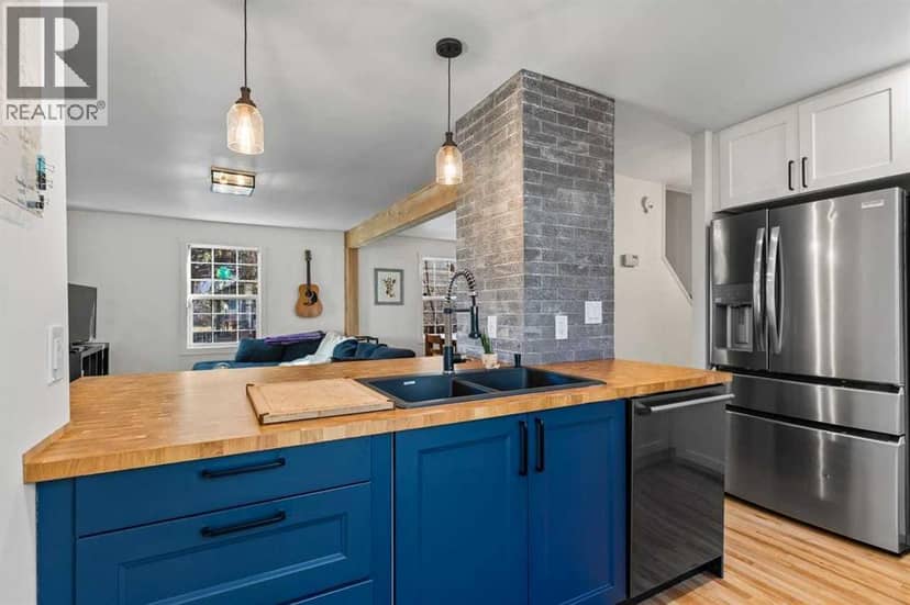 265 21 Avenue NE — photo 9 of 40