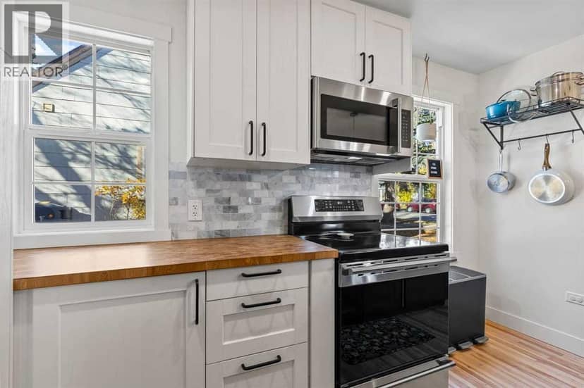 265 21 Avenue NE — photo 10 of 40