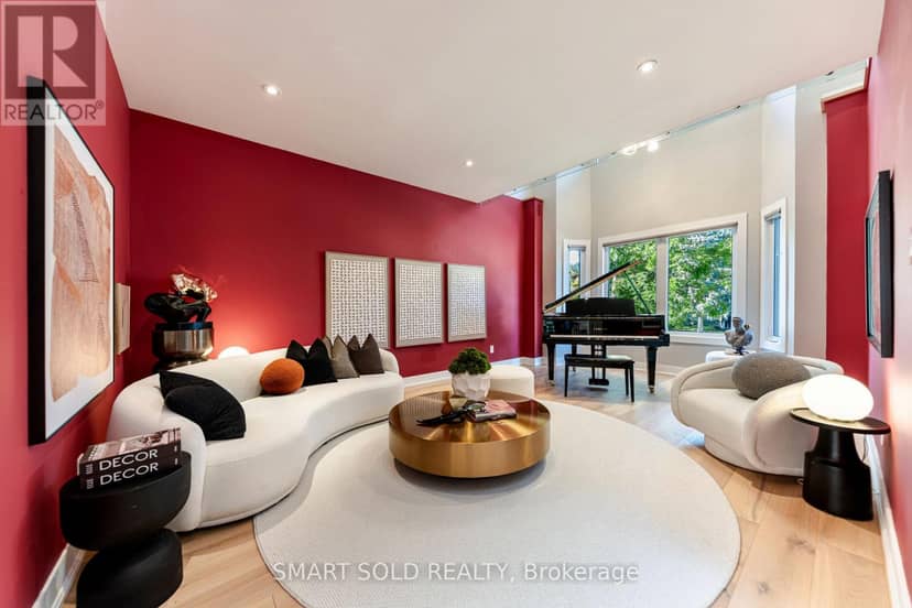 231 Hounslow Avenue — photo 9 of 40
