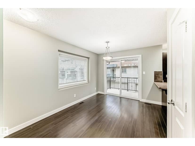 #47 12004 22 AV SW — photo 9 of 40
