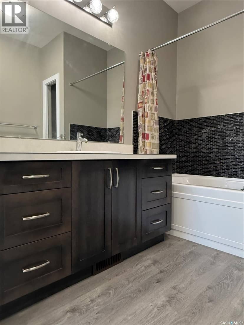 316 Queen STREET — photo 16 of 40