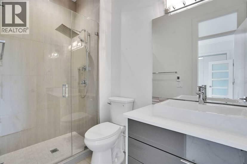 2505 21 Street SW — photo 31 of 40