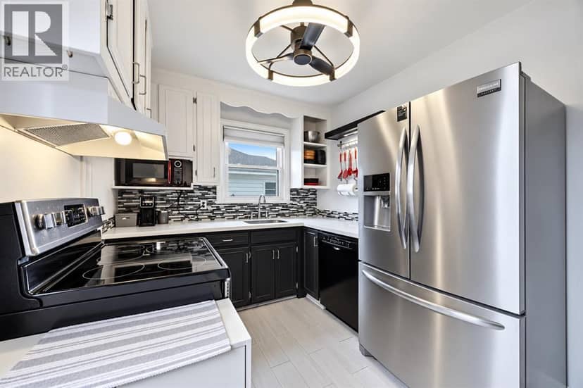 139 Gordon STREET — photo 11 of 39