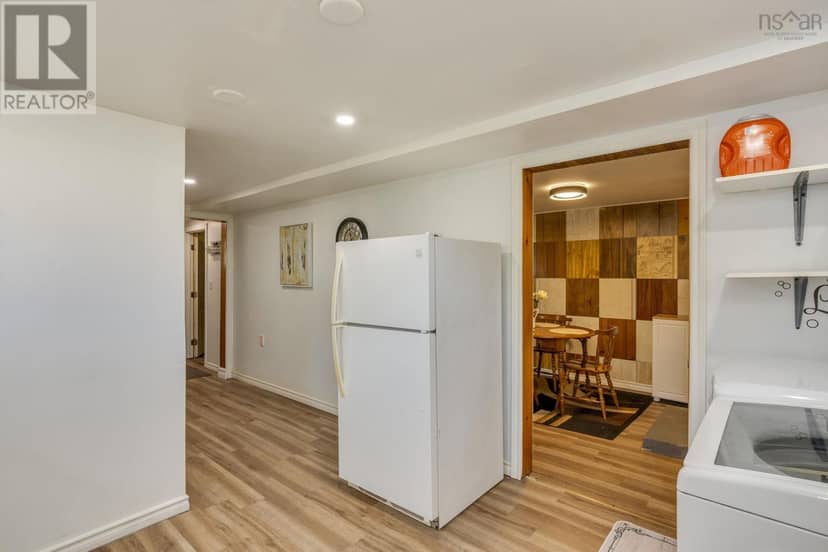 148 Maple Avenue — photo 33 of 40