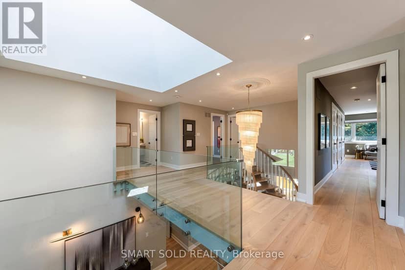 231 Hounslow Avenue — photo 17 of 40