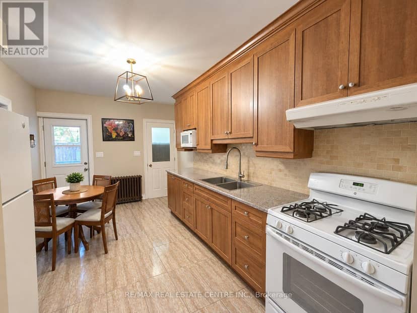 200 Roxton Road, Toronto, photo 3