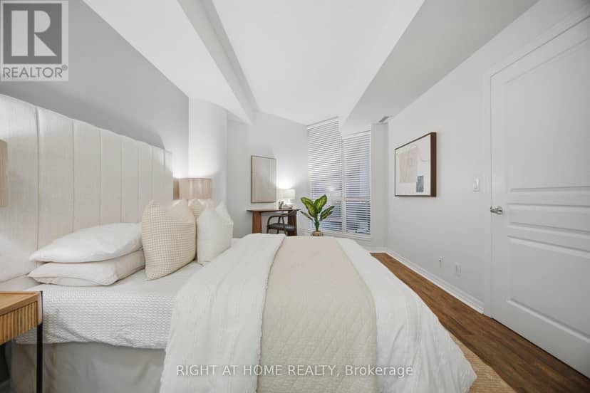 604 - 3939 Duke Of York Boulevard — photo 18 of 40