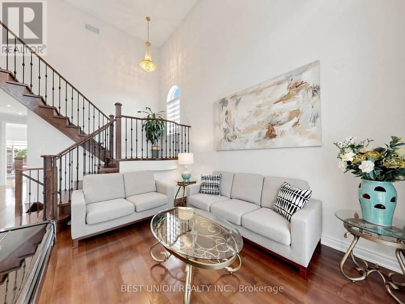 40 Gemini Crescent, Richmond Hill, photo 7