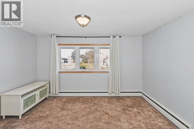 5013 47 Street — photo 19 of 40