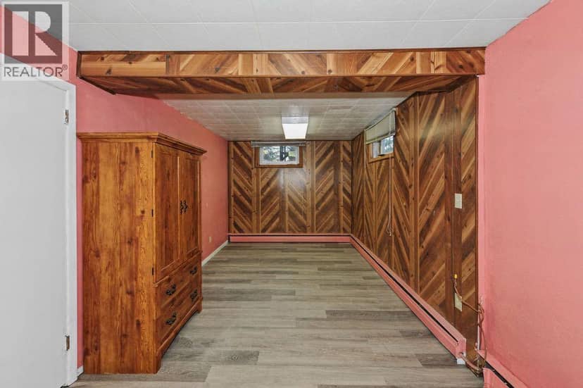 5013 47 Street — photo 31 of 40