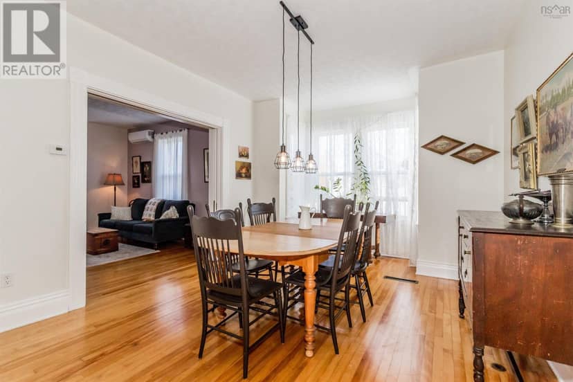 13 Lawrencetown Lane — photo 12 of 40
