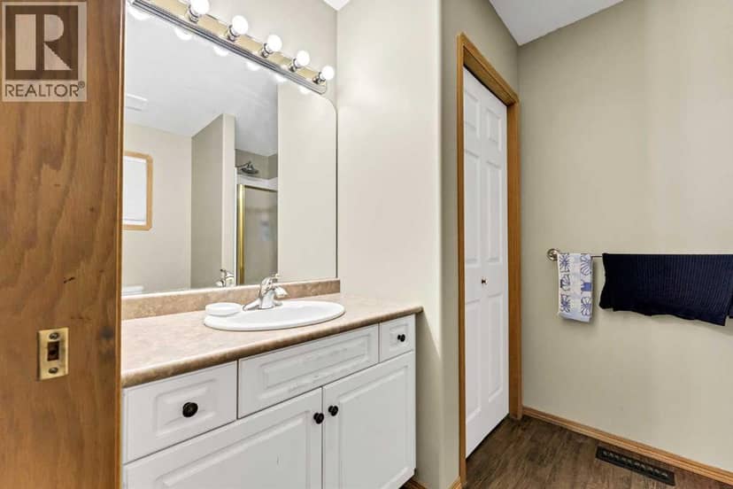 460 Spruce Way SE — photo 15 of 26