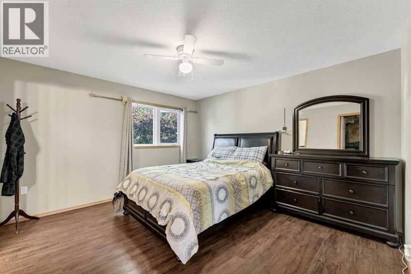460 Spruce Way SE — photo 13 of 26