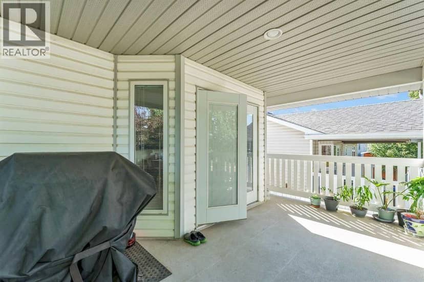 460 Spruce Way SE — photo 24 of 26