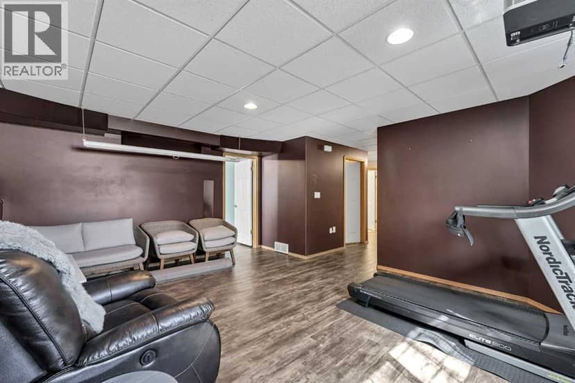 460 Spruce Way SE — photo 16 of 26