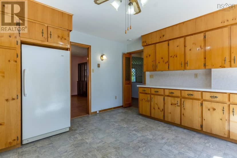 9520 Highway 1 — photo 11 of 40
