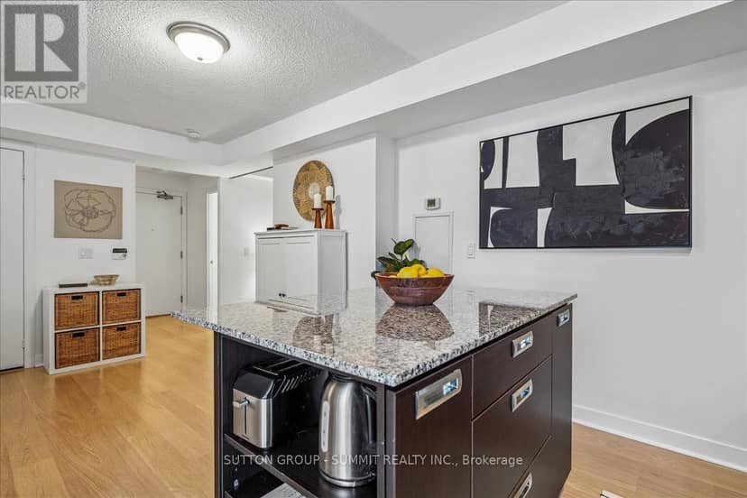 1012 - 100 Western Battery Road — photo 15 of 37