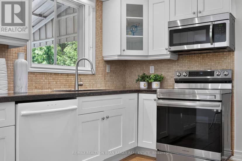 215 Grandview Avenue — photo 18 of 40