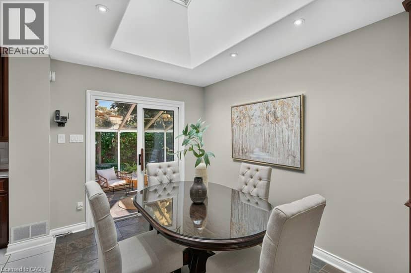 600 HOLLY HILL Crescent — photo 10 of 40