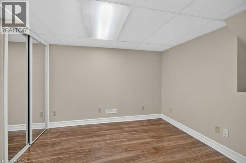 600 HOLLY HILL Crescent — photo 34 of 40