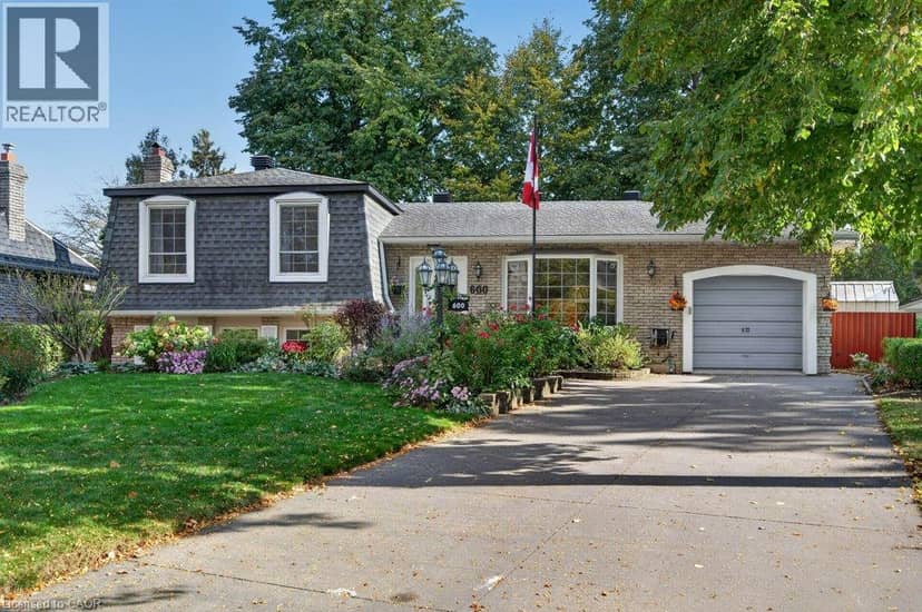 600 HOLLY HILL Crescent, Burlington