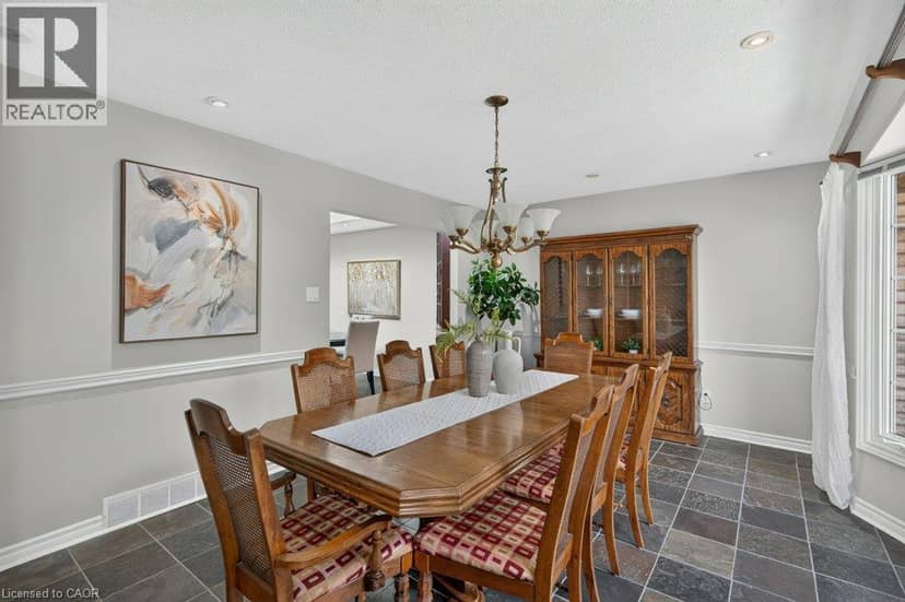 600 HOLLY HILL Crescent, Burlington, photo 7
