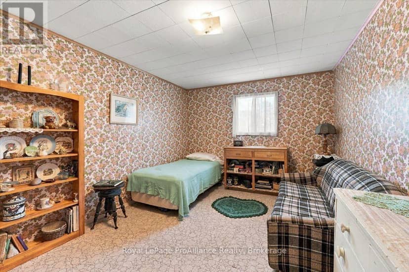 2096 Hollowview Road — photo 18 of 32