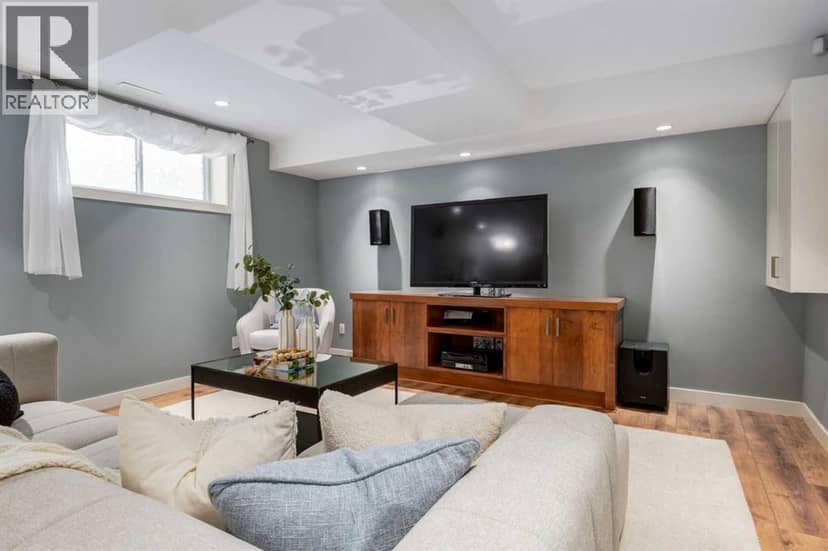 1527 18 Avenue NW — photo 38 of 40
