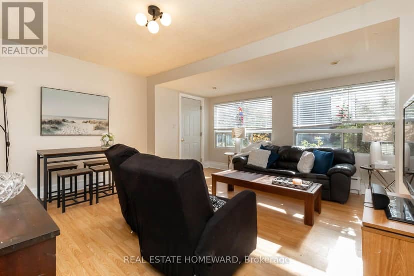 212 Clonmore Drive, Toronto, photo 7